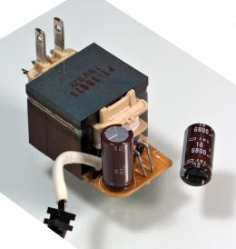 アルミ電解コンデンサを交換した整流回路基板
