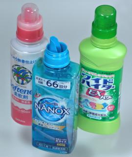 市販の液体洗濯洗剤ボトルの例