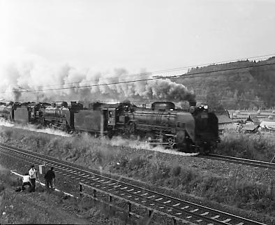 鉄道写真：東北本線／奥中山 Ｄ５１ 三重連／プロローグ：鉄道１００年